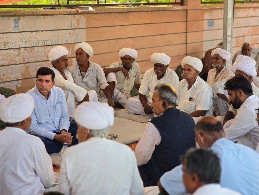 भोजासर धरने में शामिल हुए हरीश चौधरी, मुआवजा मांग तेज